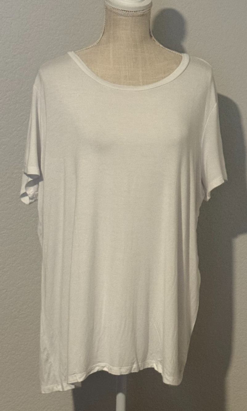 Torrid Super Soft Knits Womens T-Shirt Size 2 White Stretch Short Sleeve Top